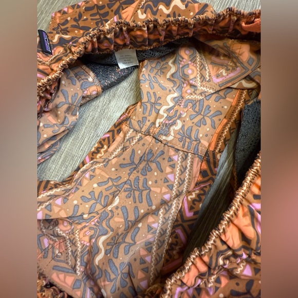 Patagonia Women's Barely Baggies, Mangrove Tiki: Henna Brown - 2.5" Small - Picture 5 of 8